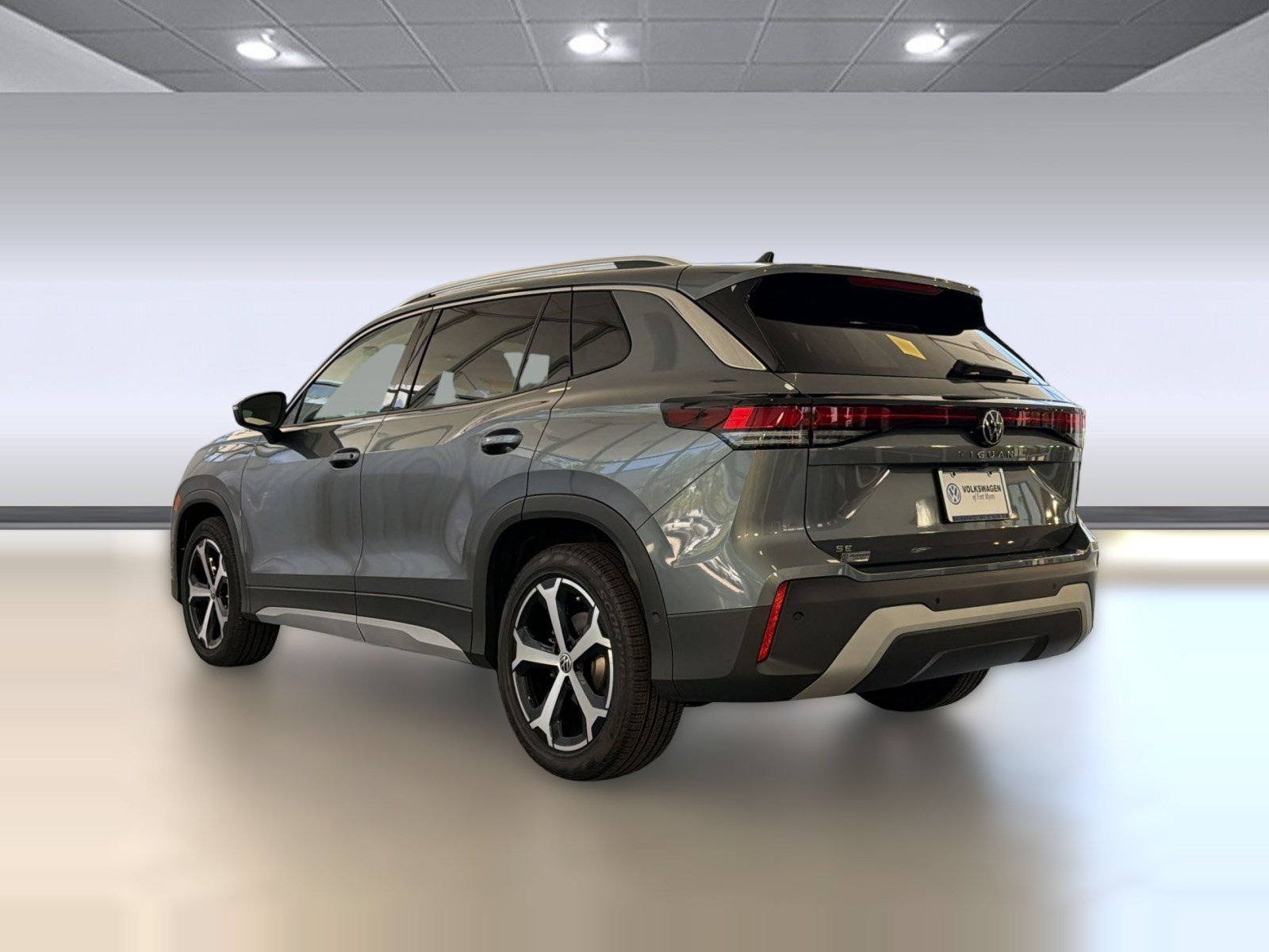 New 2026 Volkswagen Tiguan SE SUV