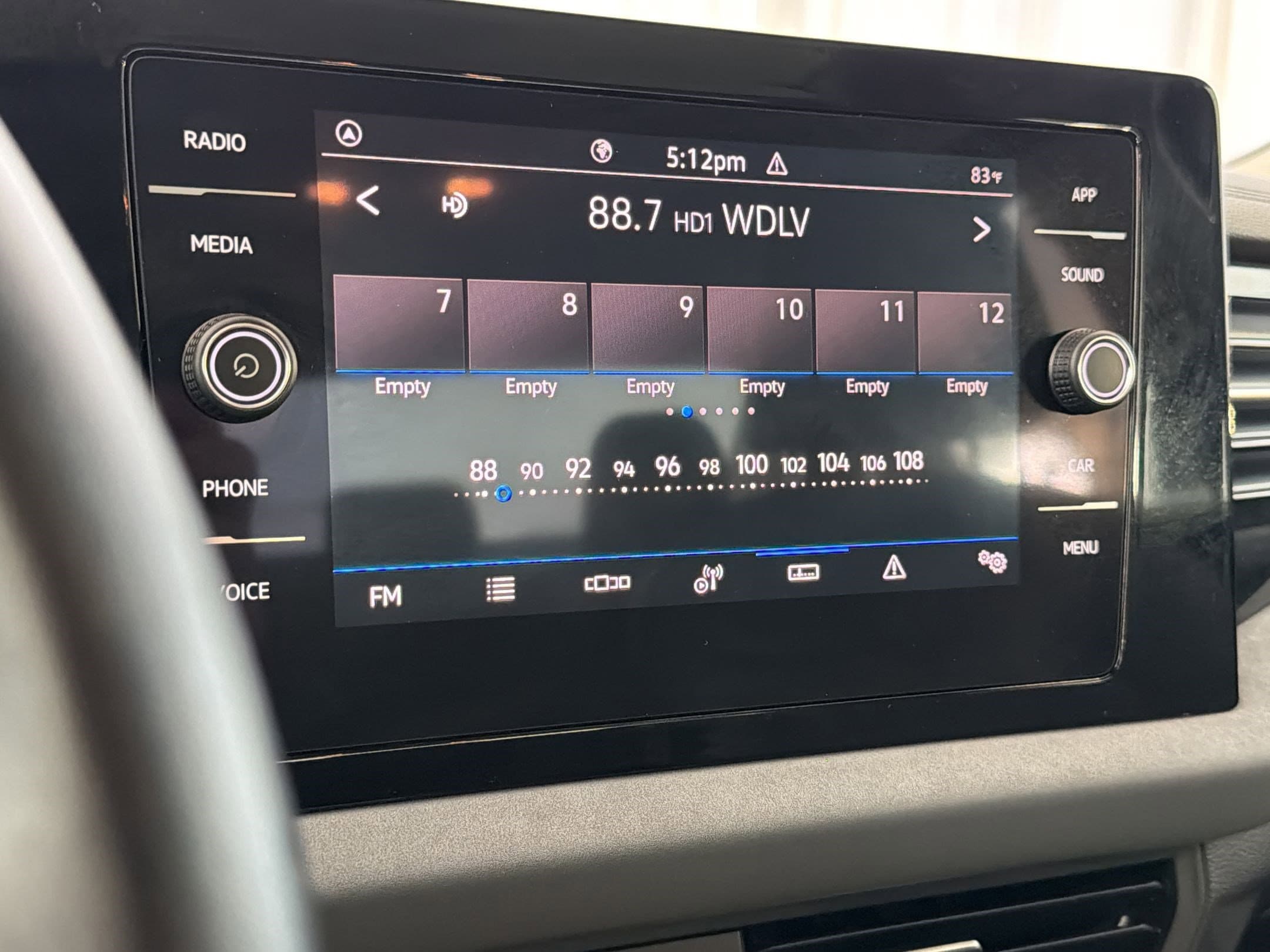 2025 Volkswagen Jetta SE - Photo 23