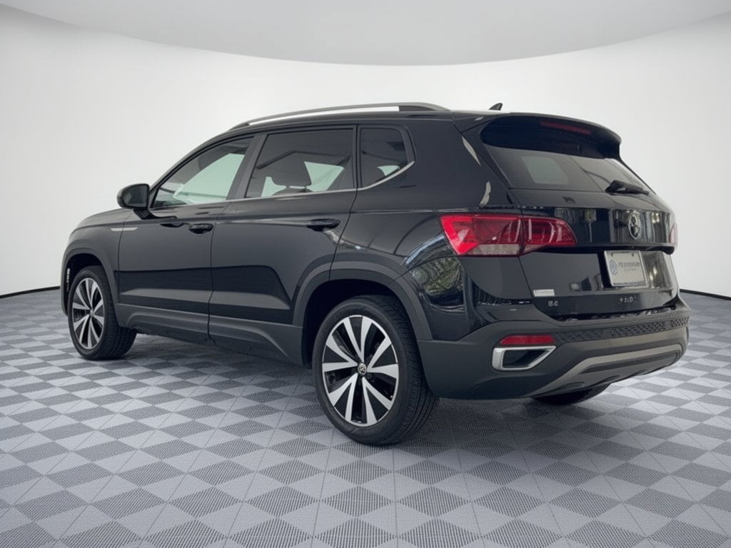 Used 2023 Volkswagen Taos SE SE FWD