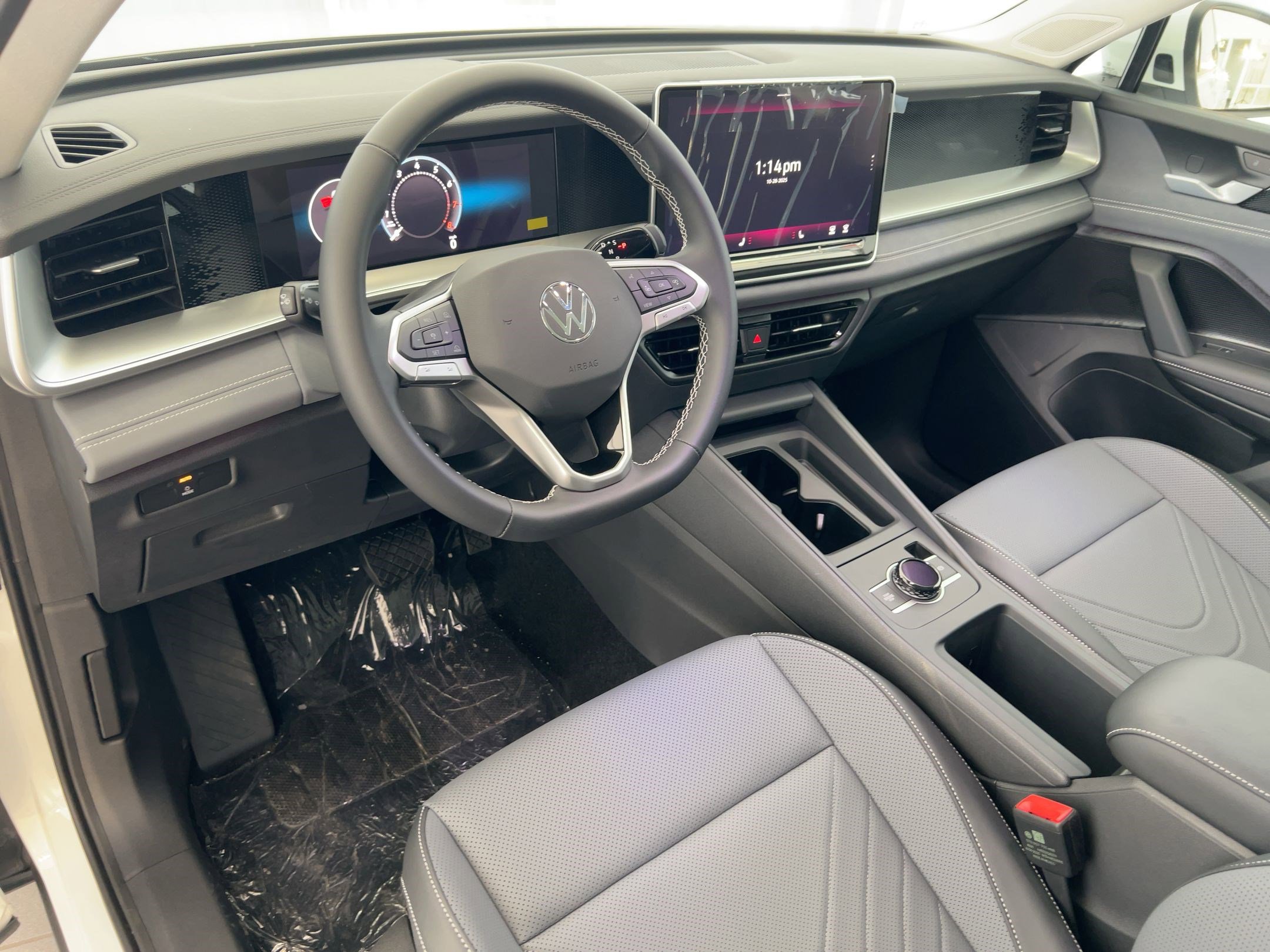 2026 Volkswagen Tiguan SE photo 4