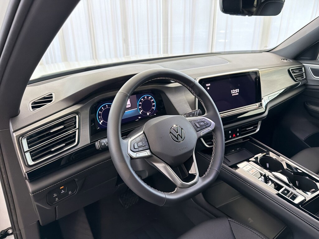 New 2026 Volkswagen Atlas Cross Sport 2.0T SE w/Technology SUV