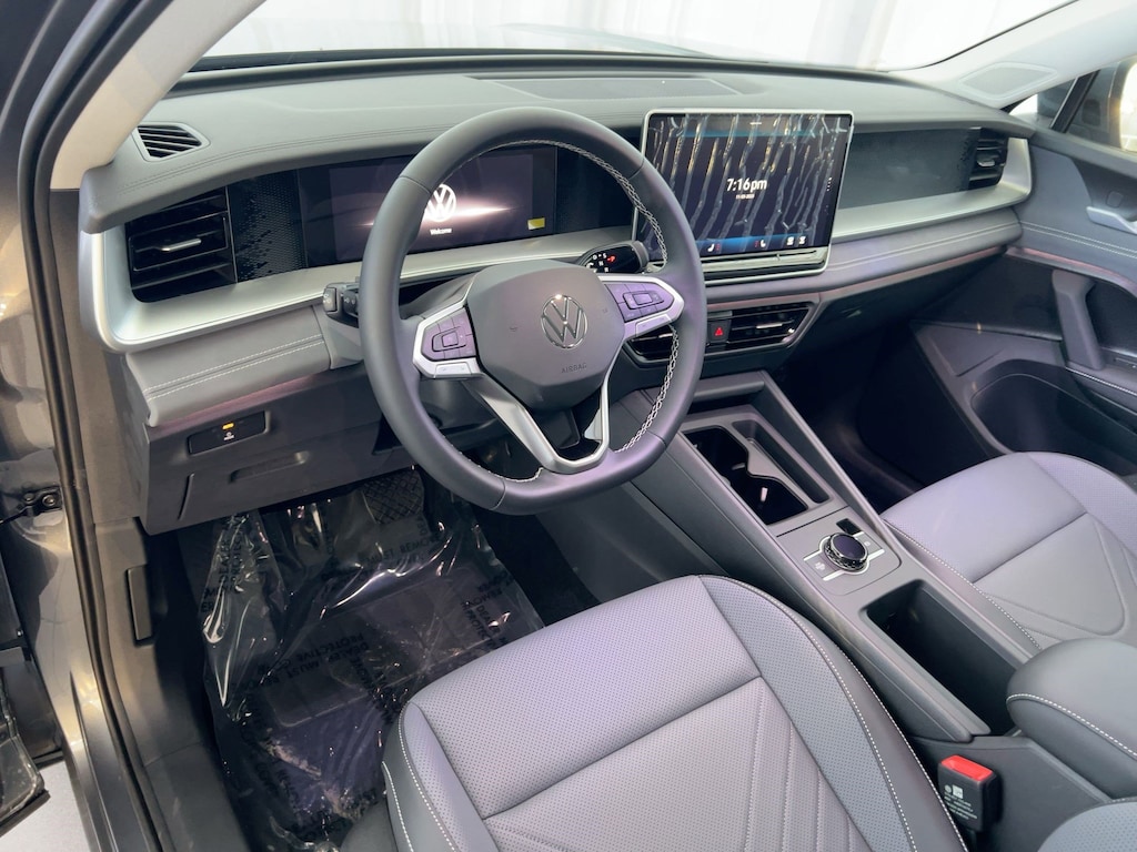 New 2025 Volkswagen Tiguan 2.0T SE SUV