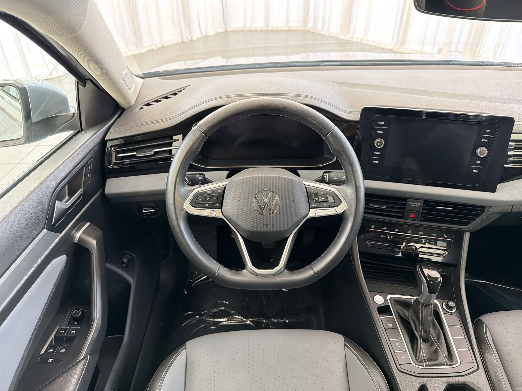 2025 Volkswagen Jetta SE - Photo 22