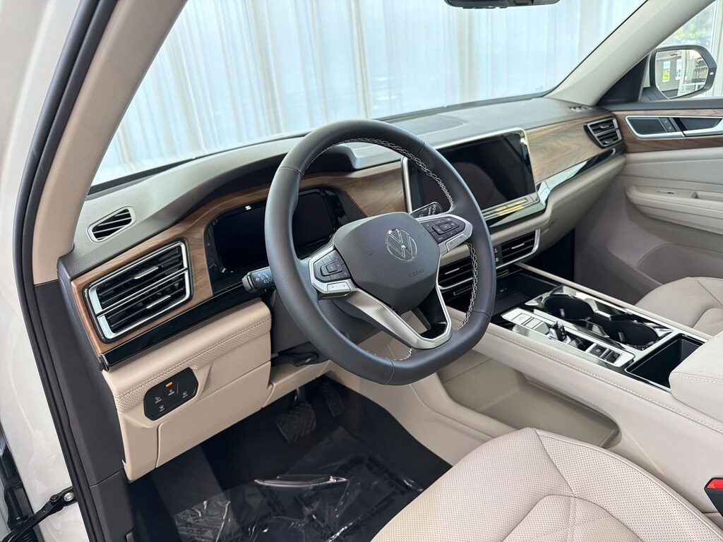 New 2026 Volkswagen Atlas SE w/Technology SUV