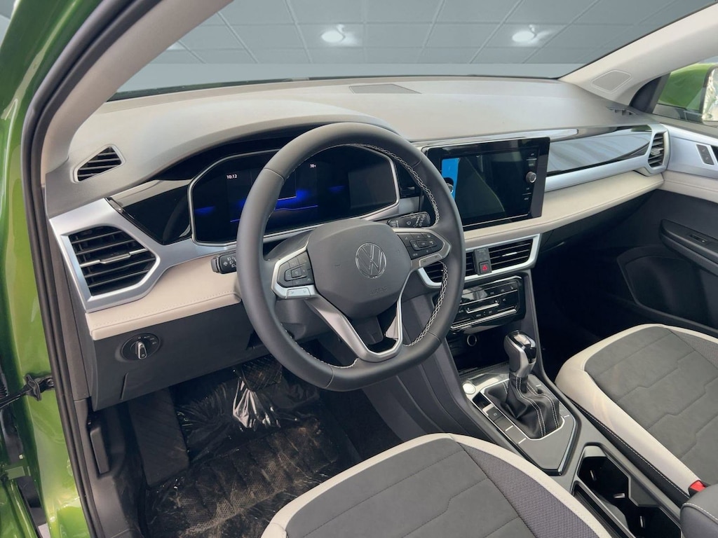 New 2026 Volkswagen Taos 1.5T SE SUV