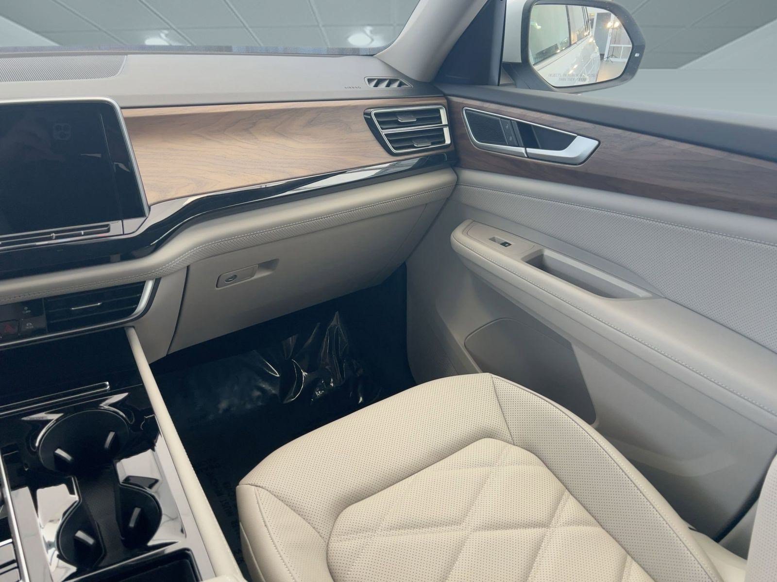 2026 Volkswagen Atlas SE w/Tech - Photo 35