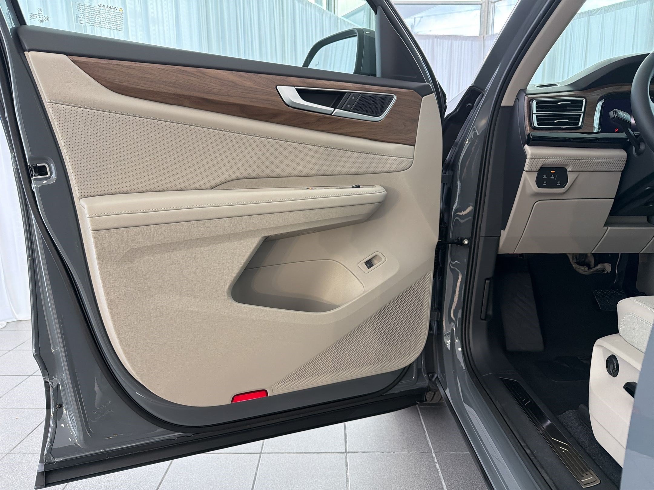 2026 Volkswagen Atlas SE w/Tech - Photo 22