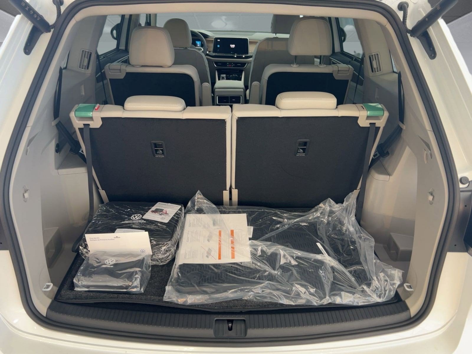2026 Volkswagen Atlas SE w/Tech - Photo 37
