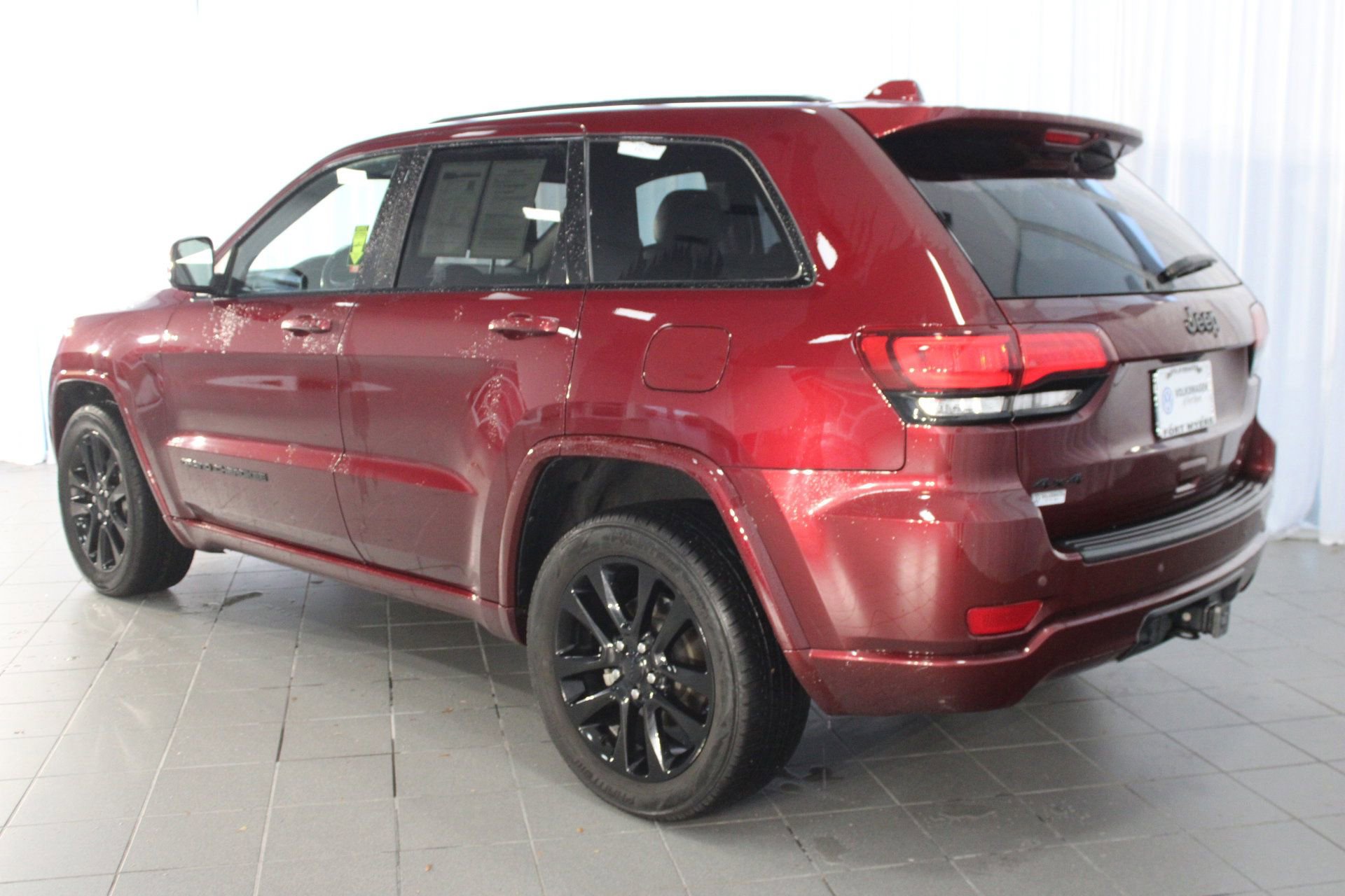 2020 Jeep Grand Cherokee Altitude photo 3