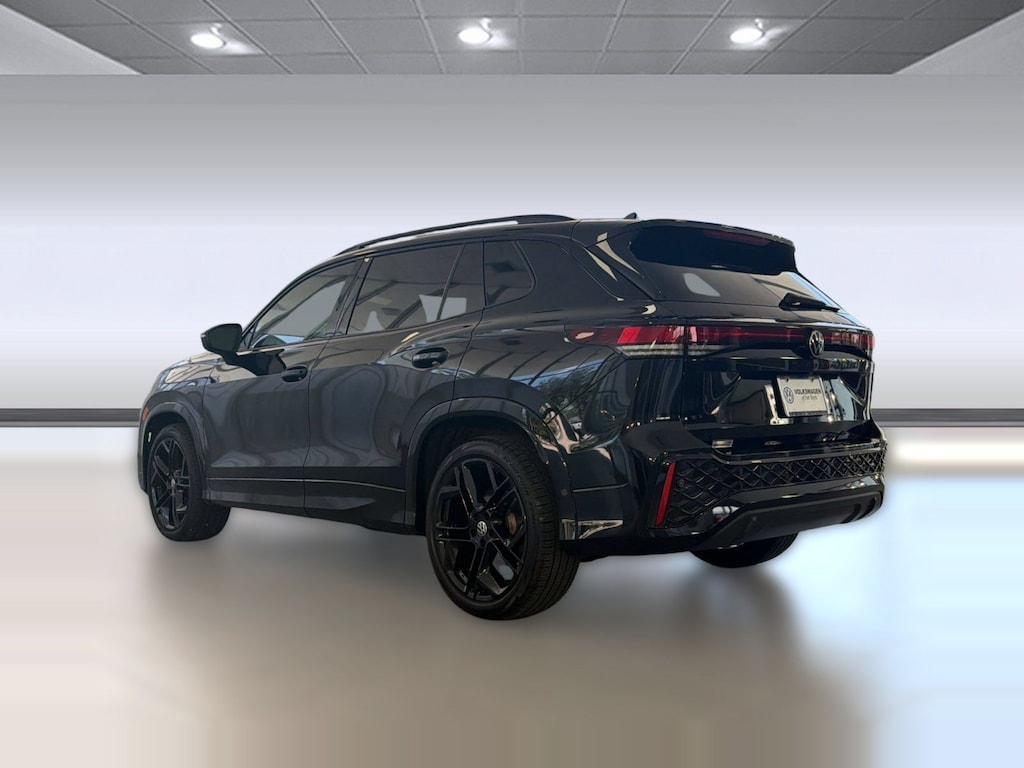 Used 2025 Volkswagen Tiguan SE R-Line Black 2.0T SE R-Line Black FWD
