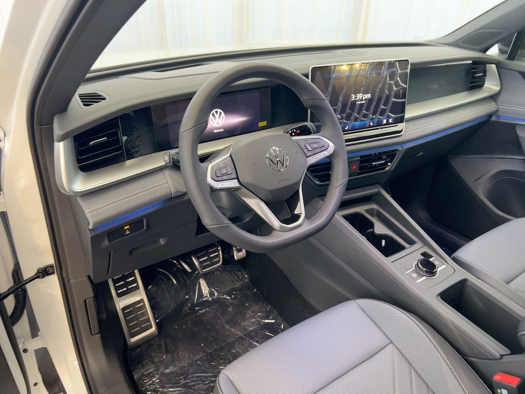 New 2026 Volkswagen Tiguan 2.0T SE SUV