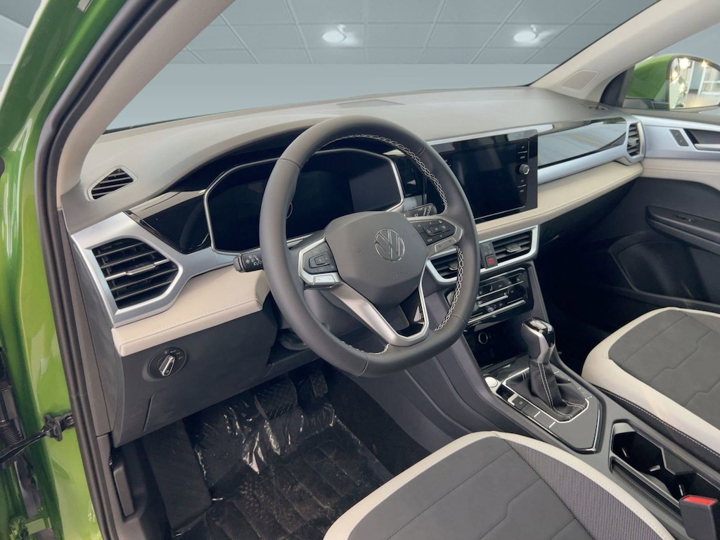 New 2026 Volkswagen Taos 1.5T SE SUV