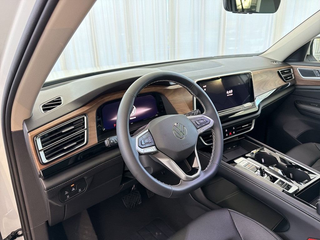 New 2026 Volkswagen Atlas SE w/Technology SUV