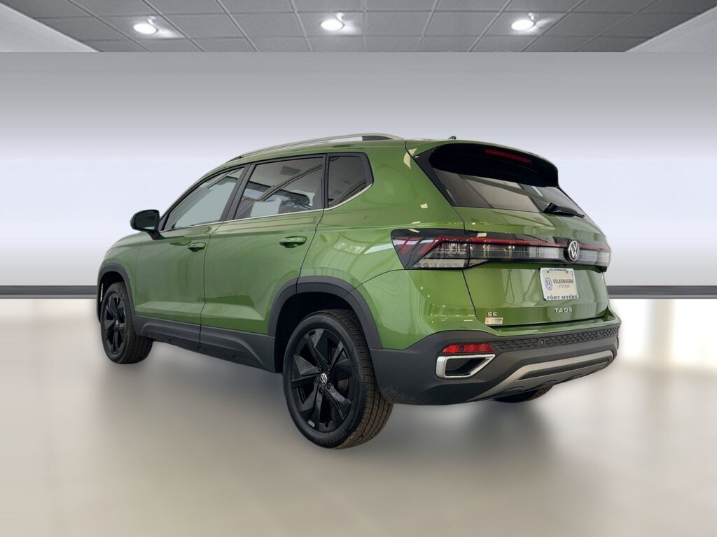 New 2026 Volkswagen Taos 1.5T SE SUV