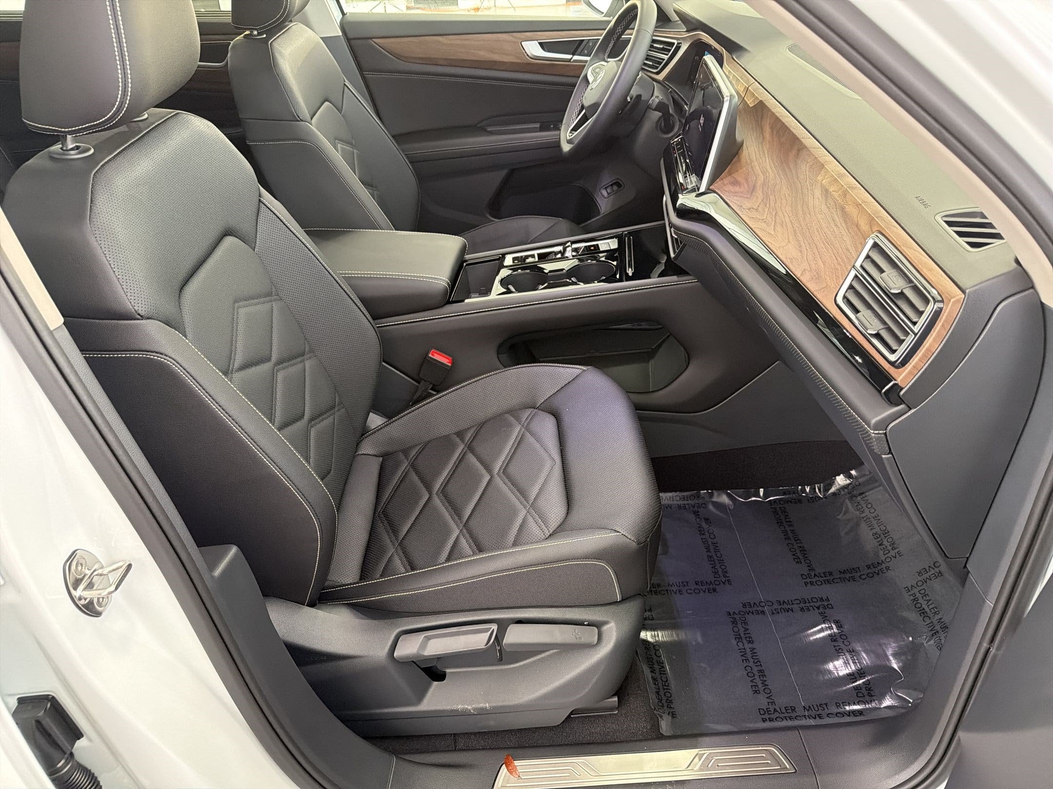 2026 Volkswagen Atlas SE w/Tech - Photo 30