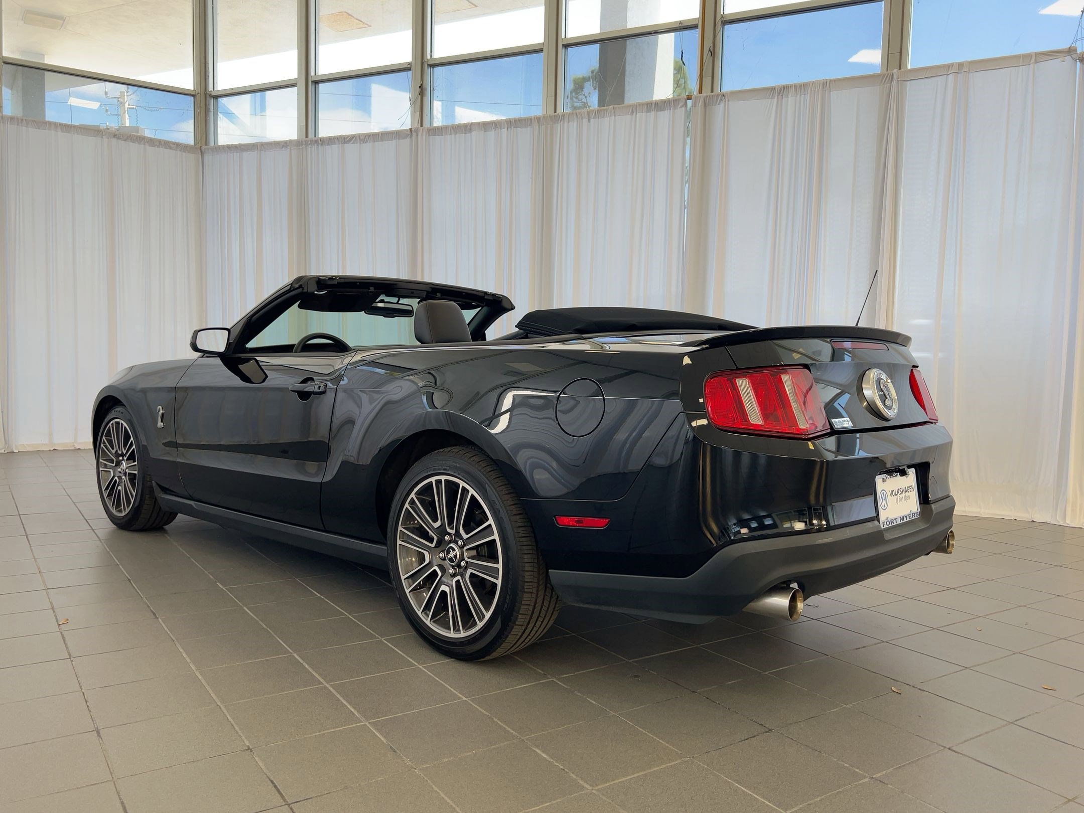 2010 Ford Mustang GT Convertible photo 3