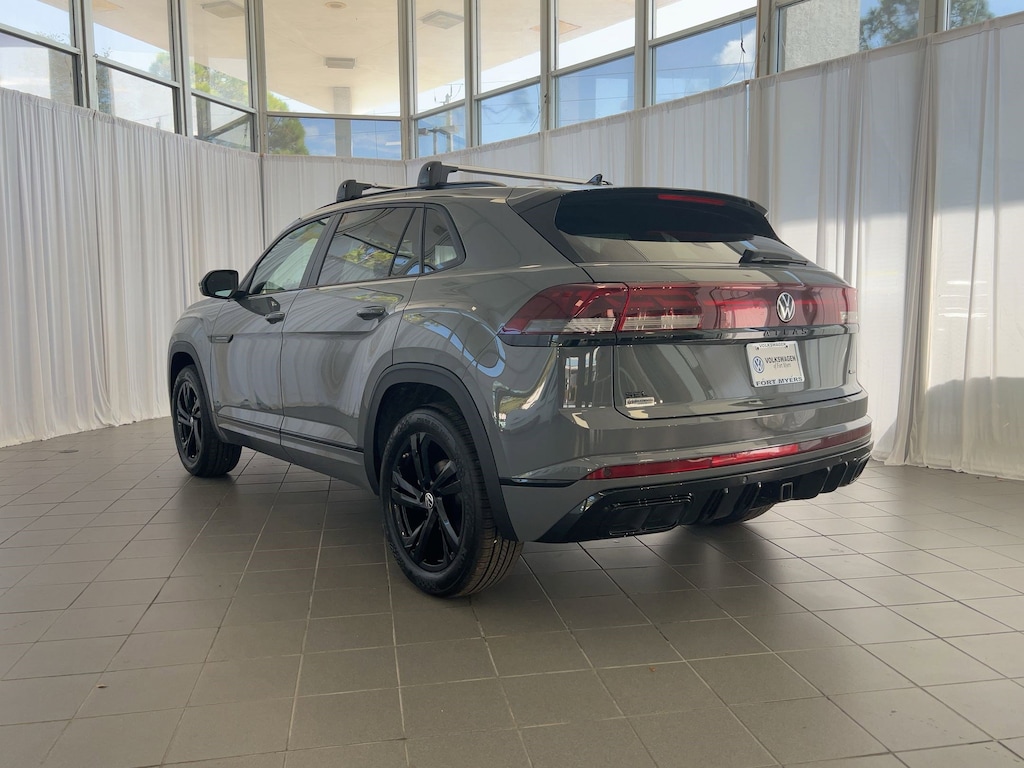 New 2026 Volkswagen Atlas Cross Sport 2.0T SEL R-Line Black SUV