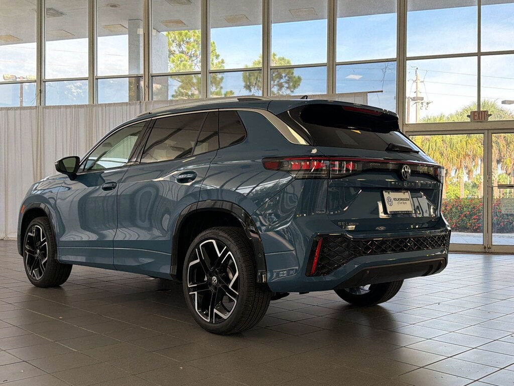 New 2026 Volkswagen Tiguan SEL R-Line Turbo SUV
