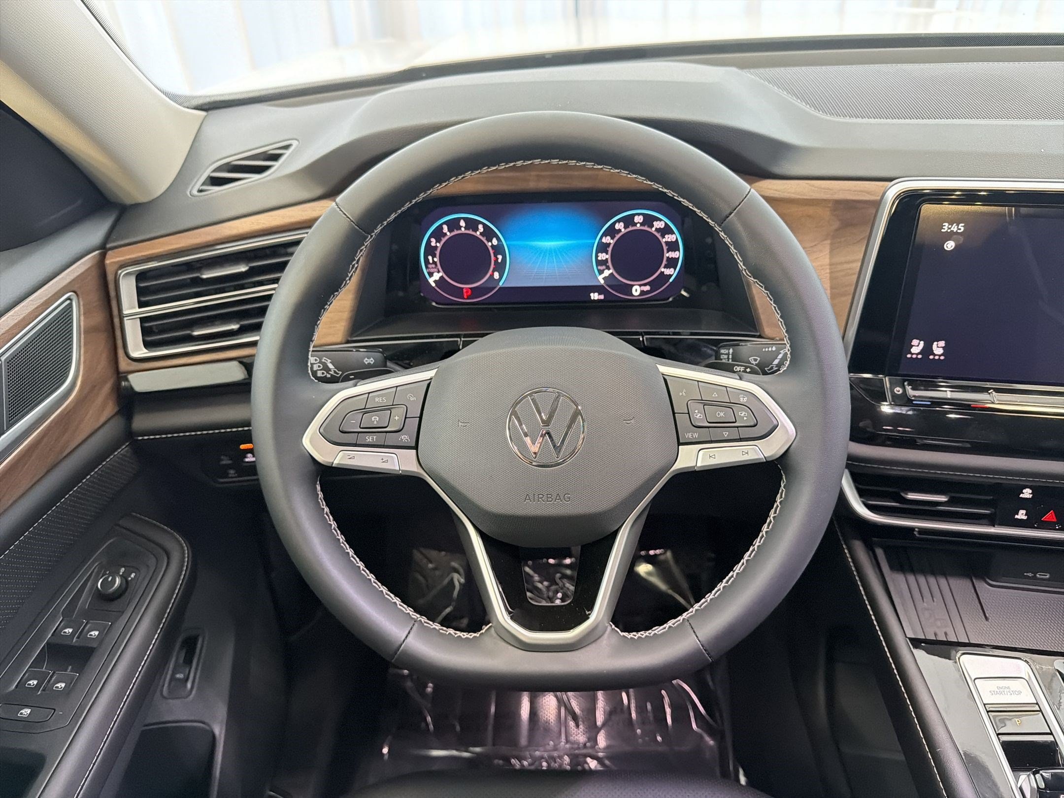 2026 Volkswagen Atlas SE w/Tech - Photo 17