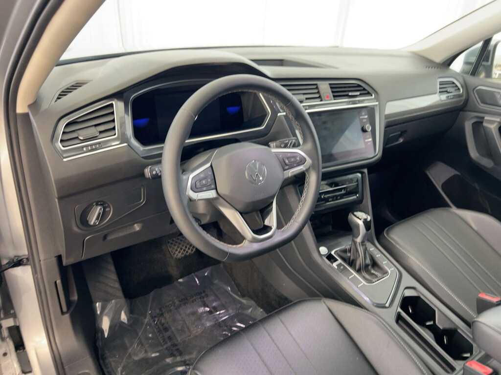 Used 2022 Volkswagen Tiguan SE 2.0T SE FWD