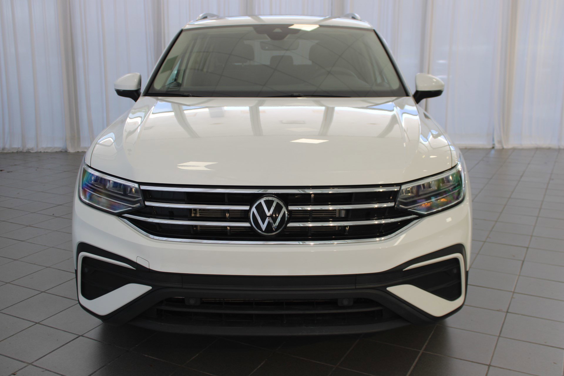 2024 Volkswagen Tiguan SE Wolfsburg Edition photo 4