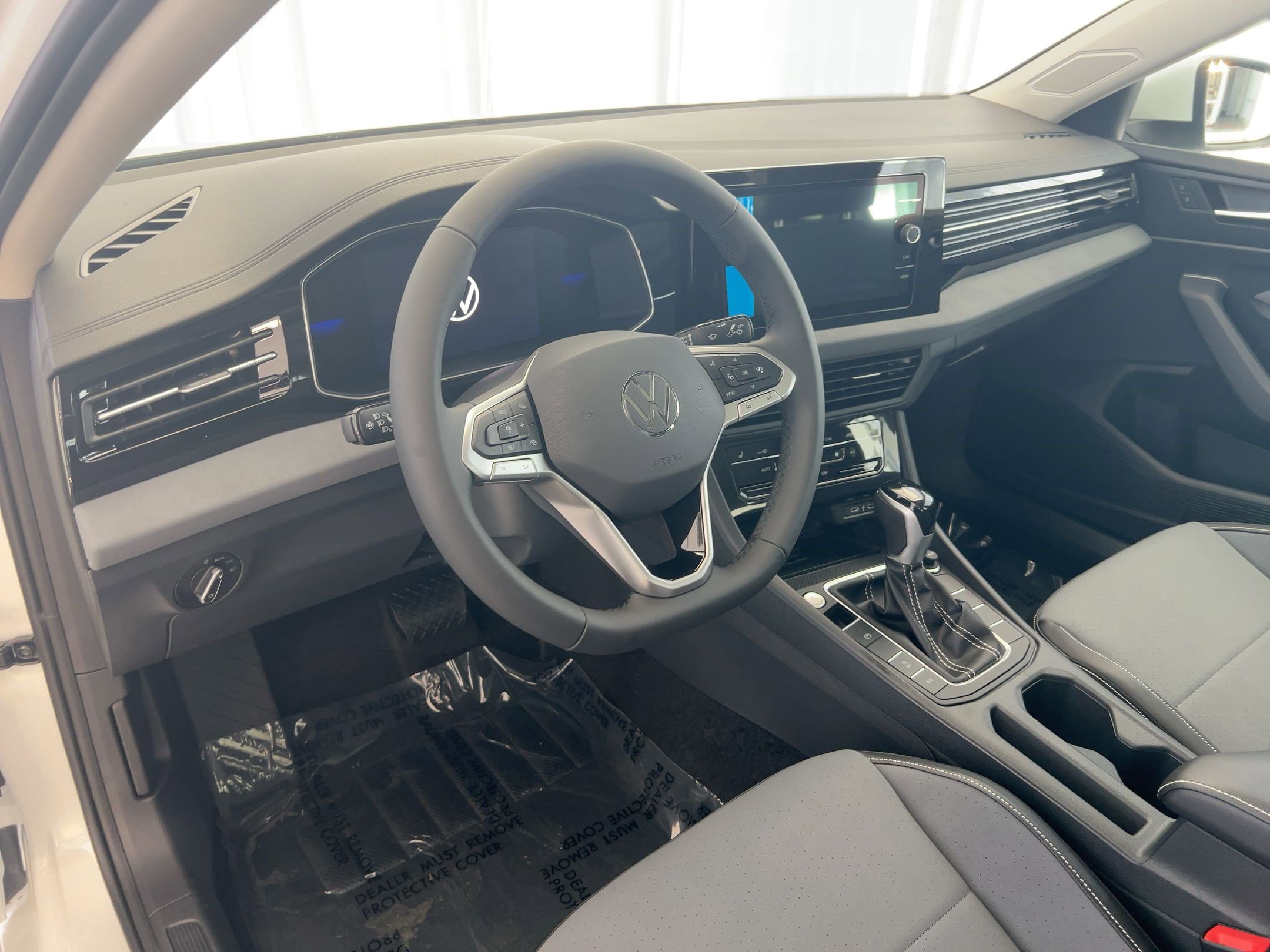 2026 Volkswagen Jetta 1.5T SE photo 4