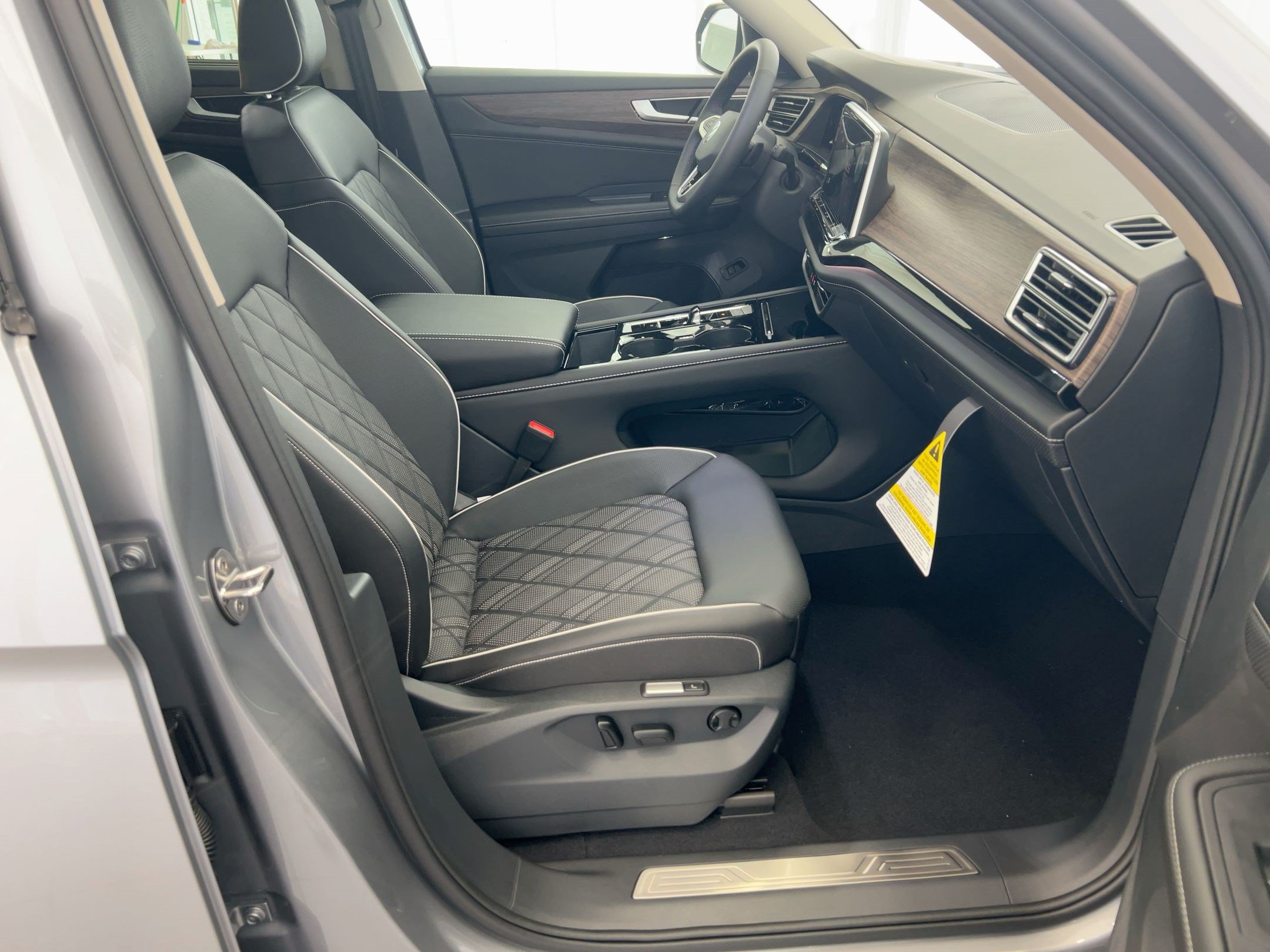 2026 Volkswagen Atlas SEL Premium R-Line - Photo 29