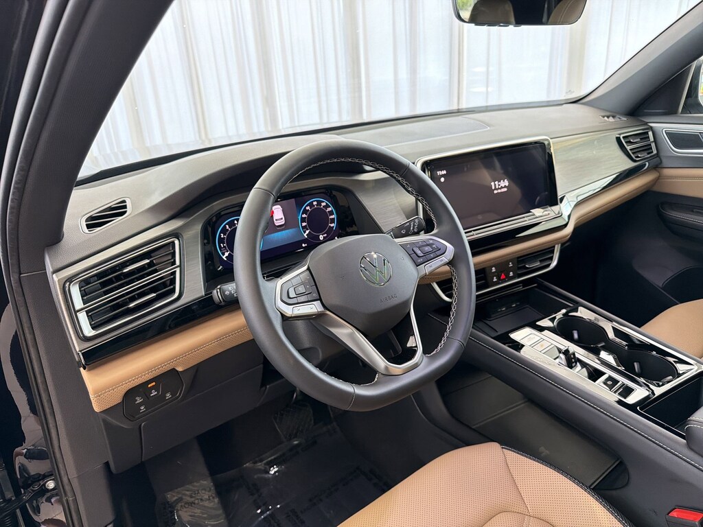 New 2026 Volkswagen Atlas Cross Sport 2.0T SE w/Technology SUV