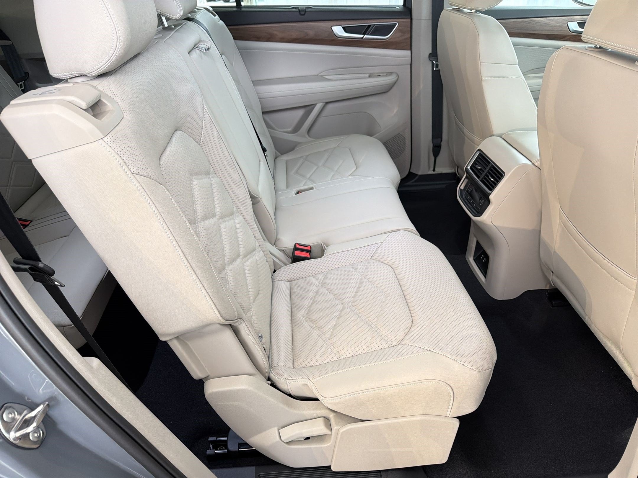 2026 Volkswagen Atlas SE w/Tech - Photo 29