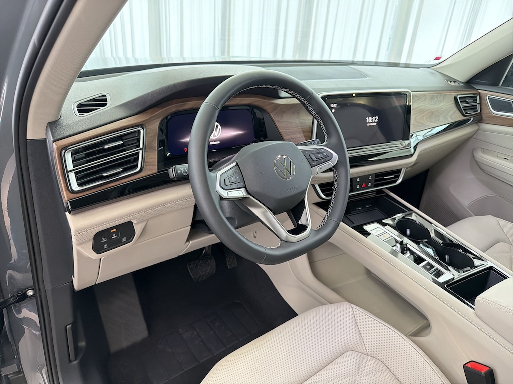 New 2026 Volkswagen Atlas SE w/Technology SUV
