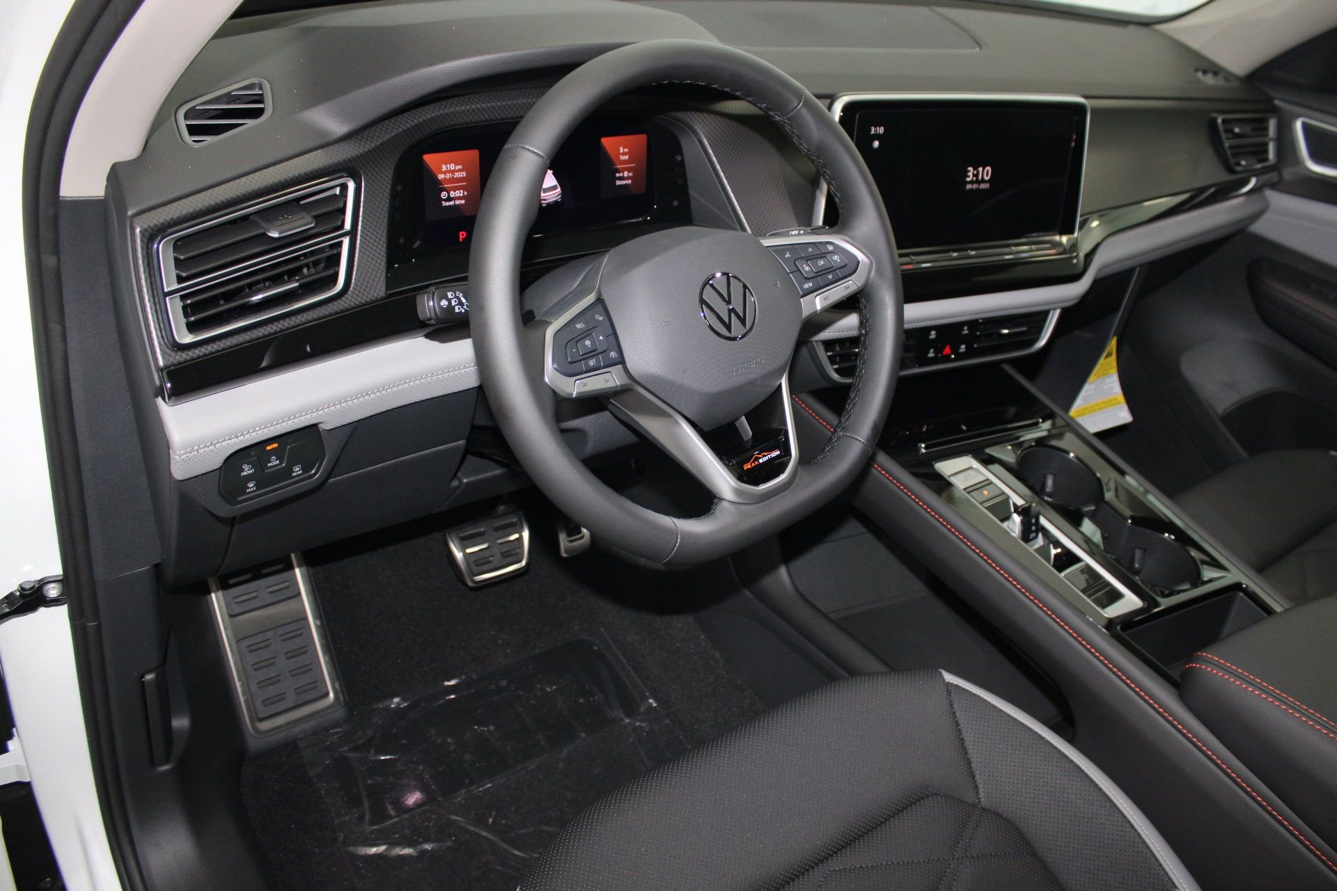 2026 Volkswagen Atlas Peak Edition SE photo 4