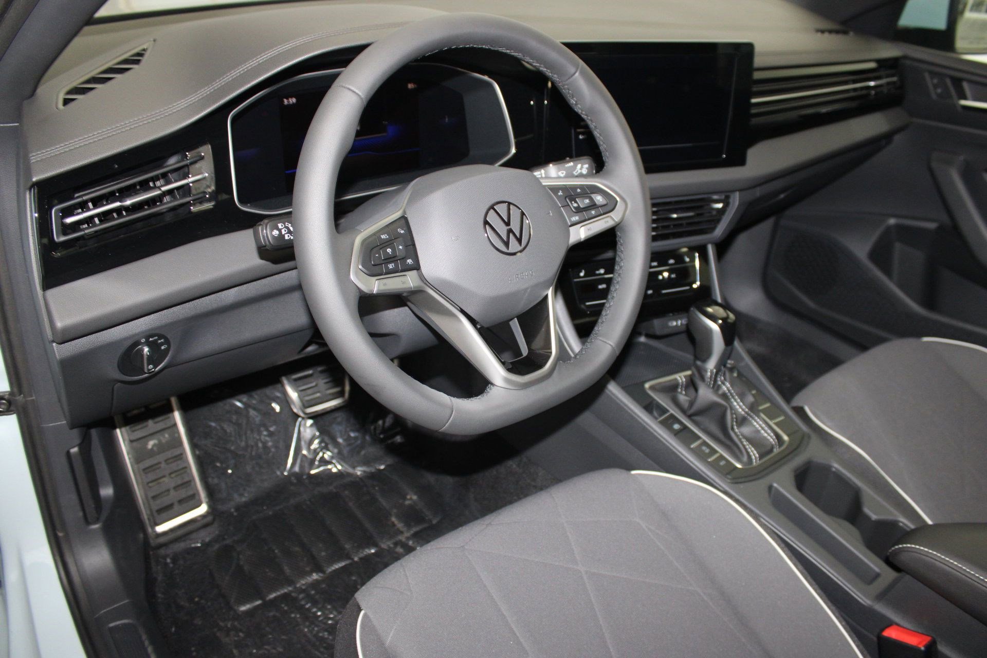 2026 Volkswagen Jetta Sport photo 3