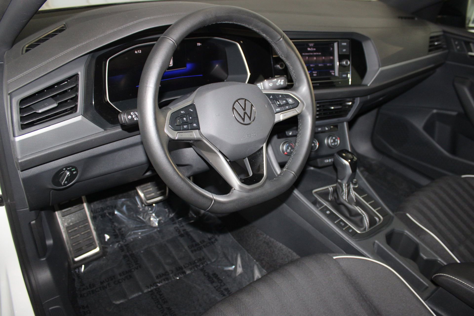 2024 Volkswagen Jetta Sport photo 4