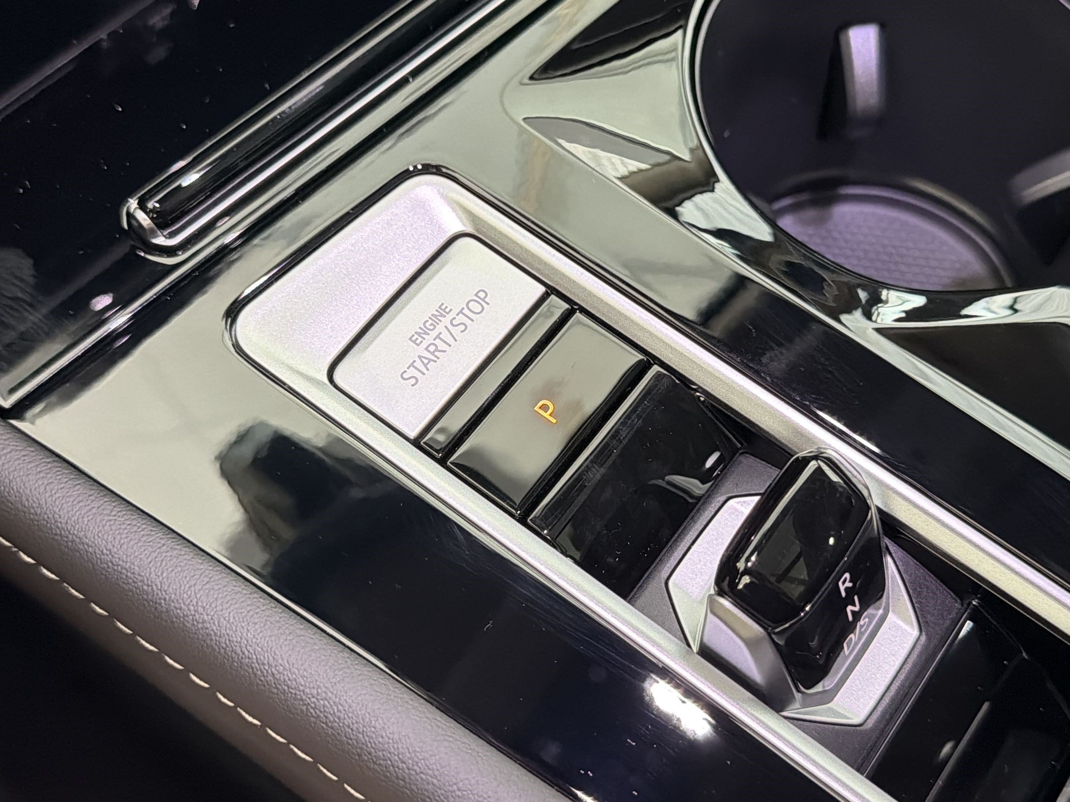2026 Volkswagen Atlas SE w/Tech - Photo 26