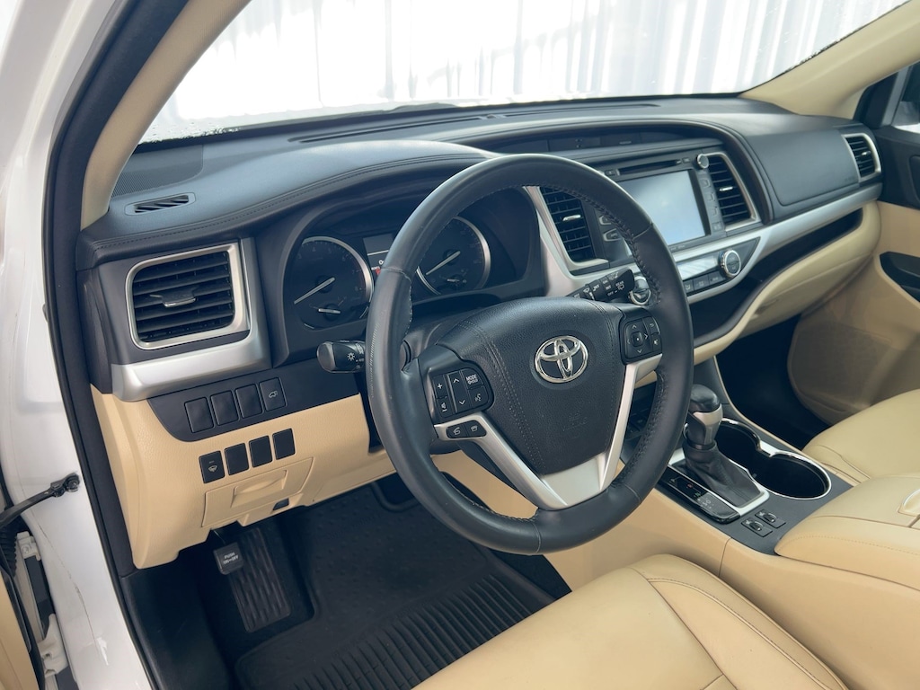 Used 2016 Toyota Highlander XLE FWD V6 XLE
