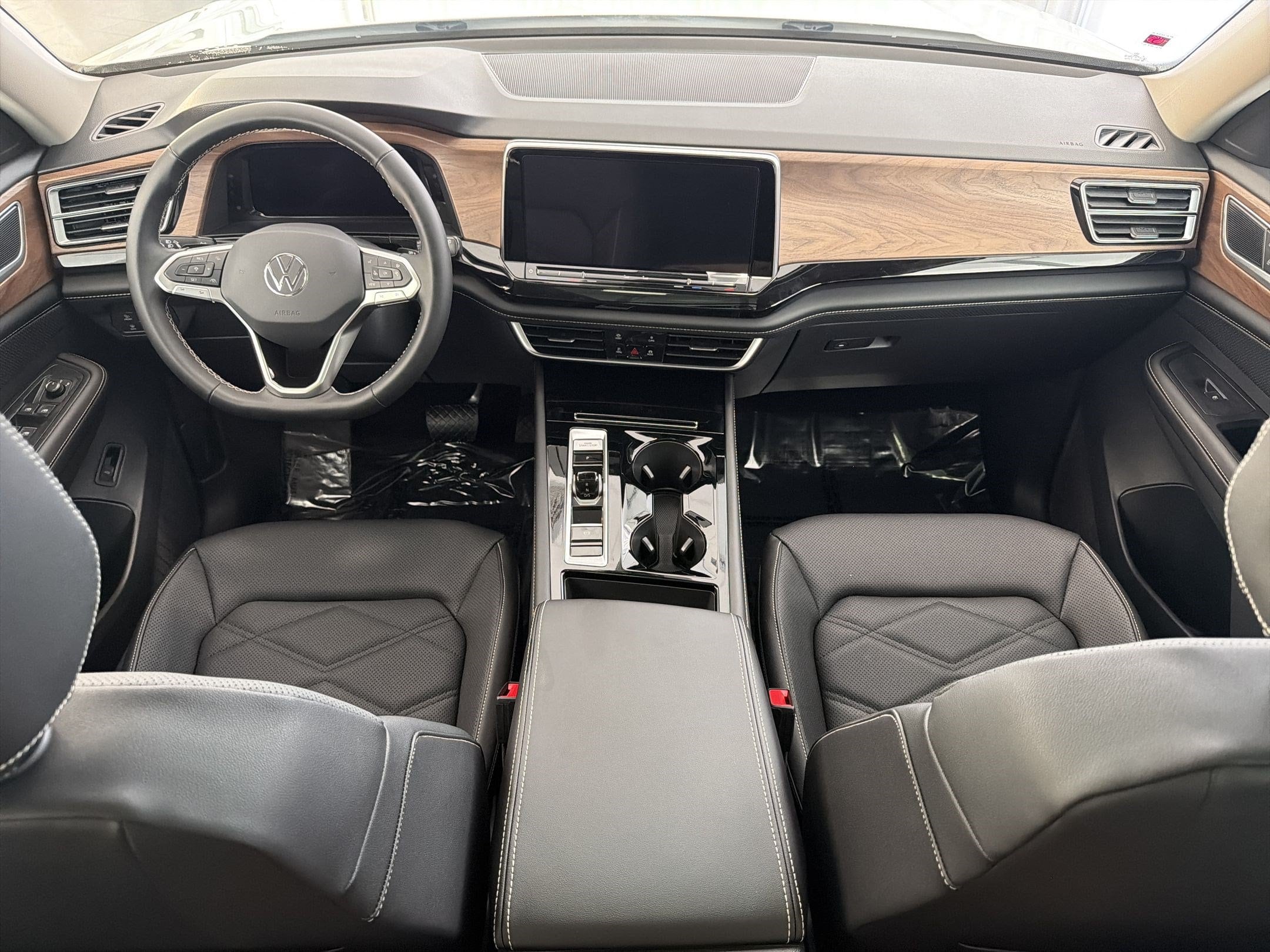 2026 Volkswagen Atlas SE w/Tech - Photo 17