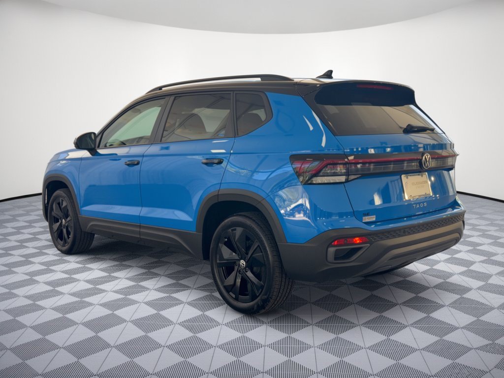 New 2027 Volkswagen Taos 1.5T SE Black SUV