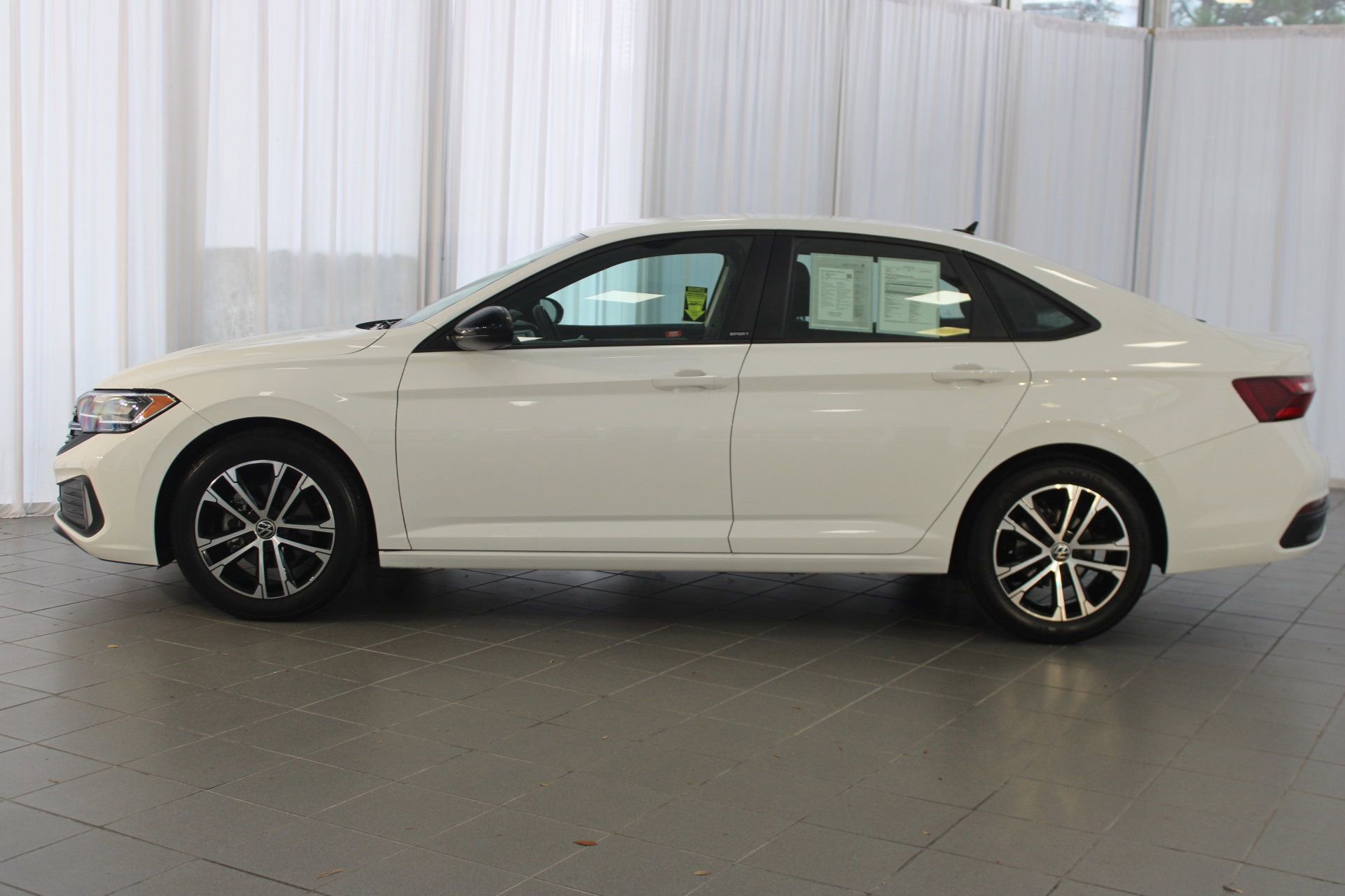 2024 Volkswagen Jetta Sport photo 2