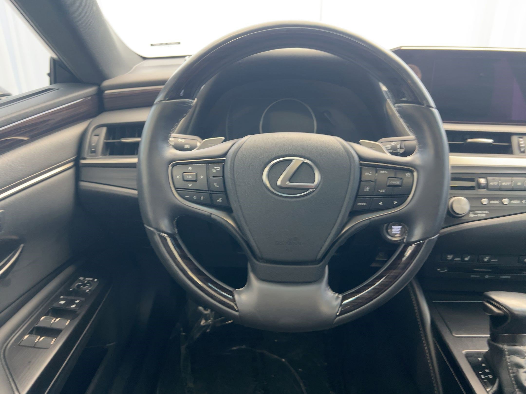 2021 Lexus ES 350 photo 4