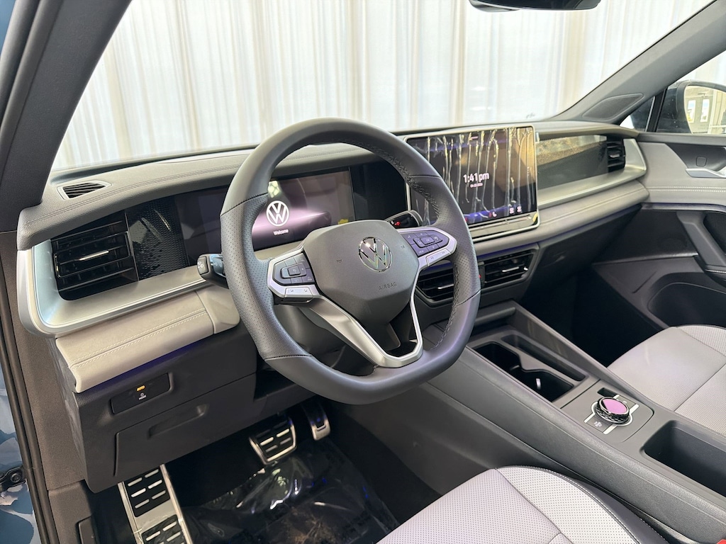 New 2026 Volkswagen Tiguan 2.0T SE R-Line Black SUV