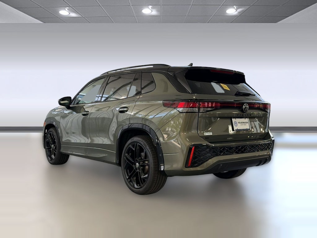 New 2026 Volkswagen Tiguan SE R-Line Black SUV