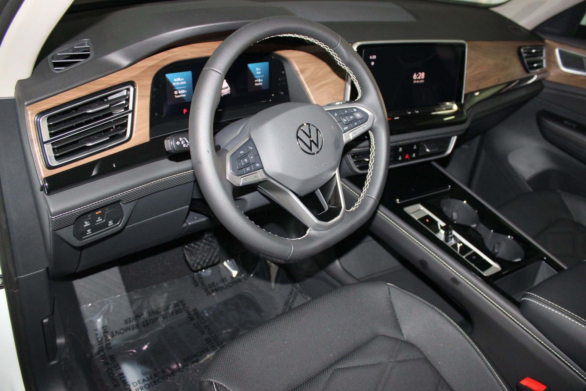 2026 Volkswagen Atlas SE Technology photo 3