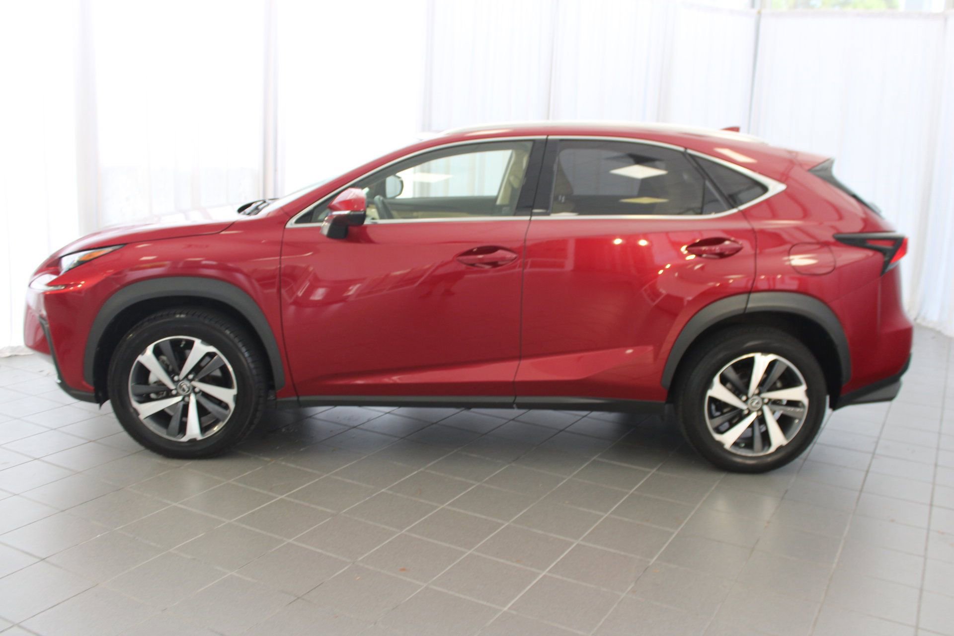 2021 Lexus NX 300 photo 2
