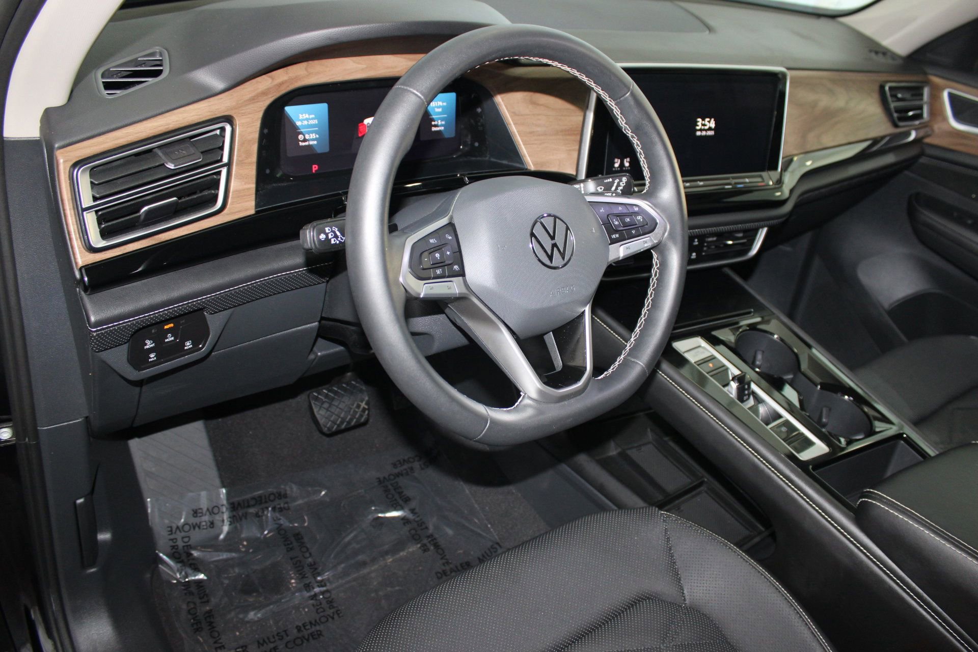 2024 Volkswagen Atlas SE Technology photo 4