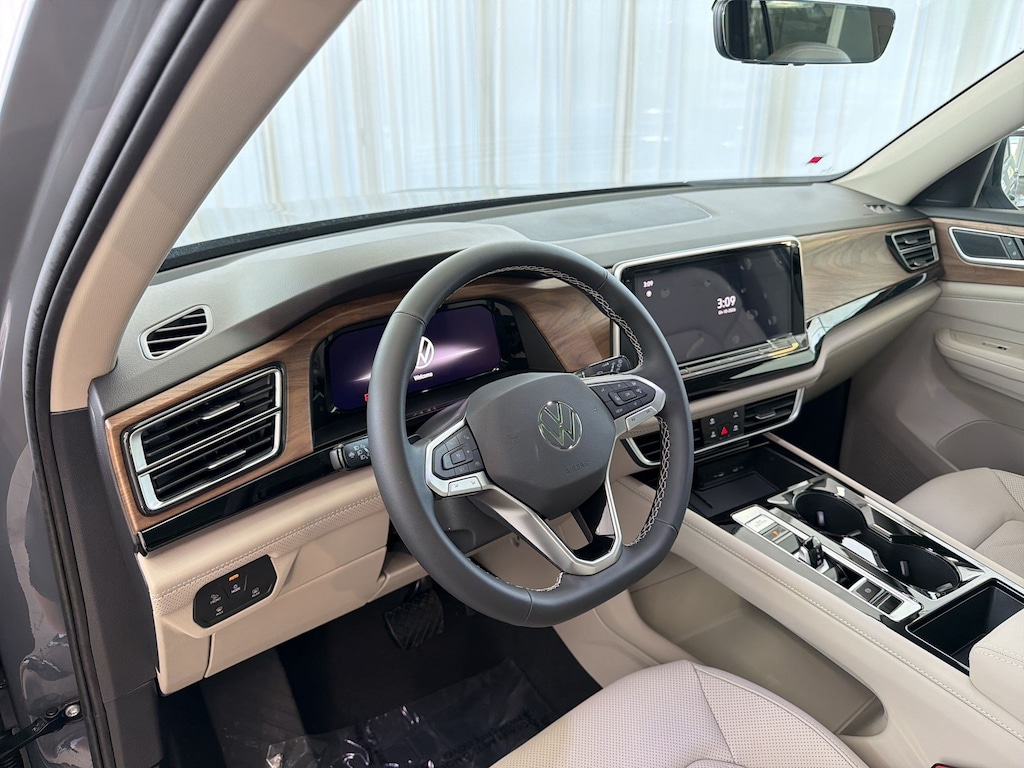 New 2026 Volkswagen Atlas SE w/Technology SUV