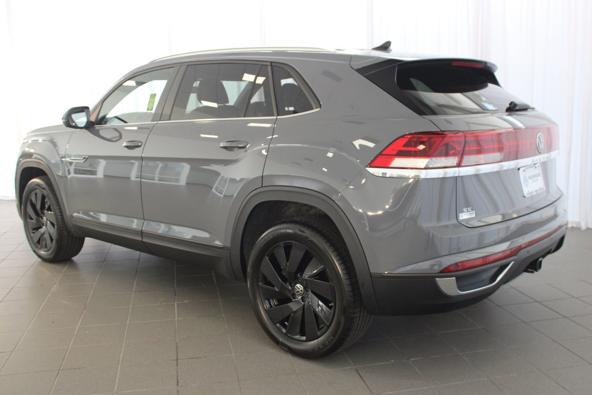 2026 Volkswagen Atlas Cross Sport SE Technology photo 2