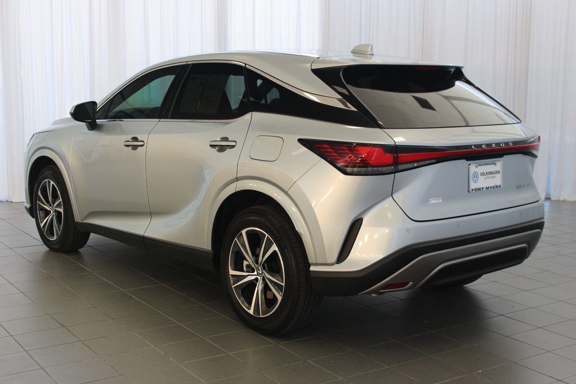 2025 Lexus RX 350 photo 3