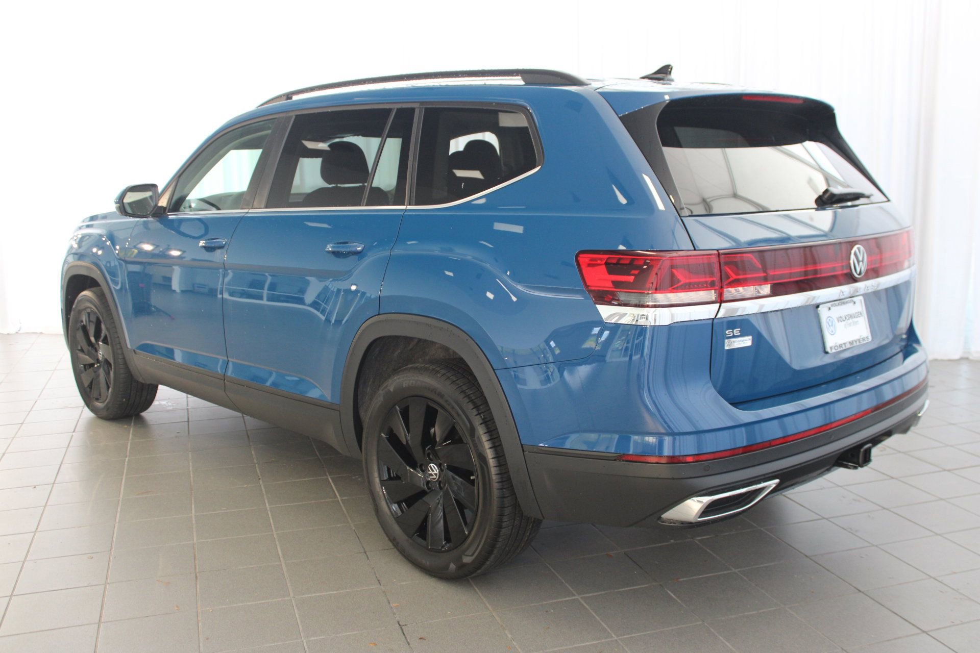 2026 Volkswagen Atlas SE Technology photo 3