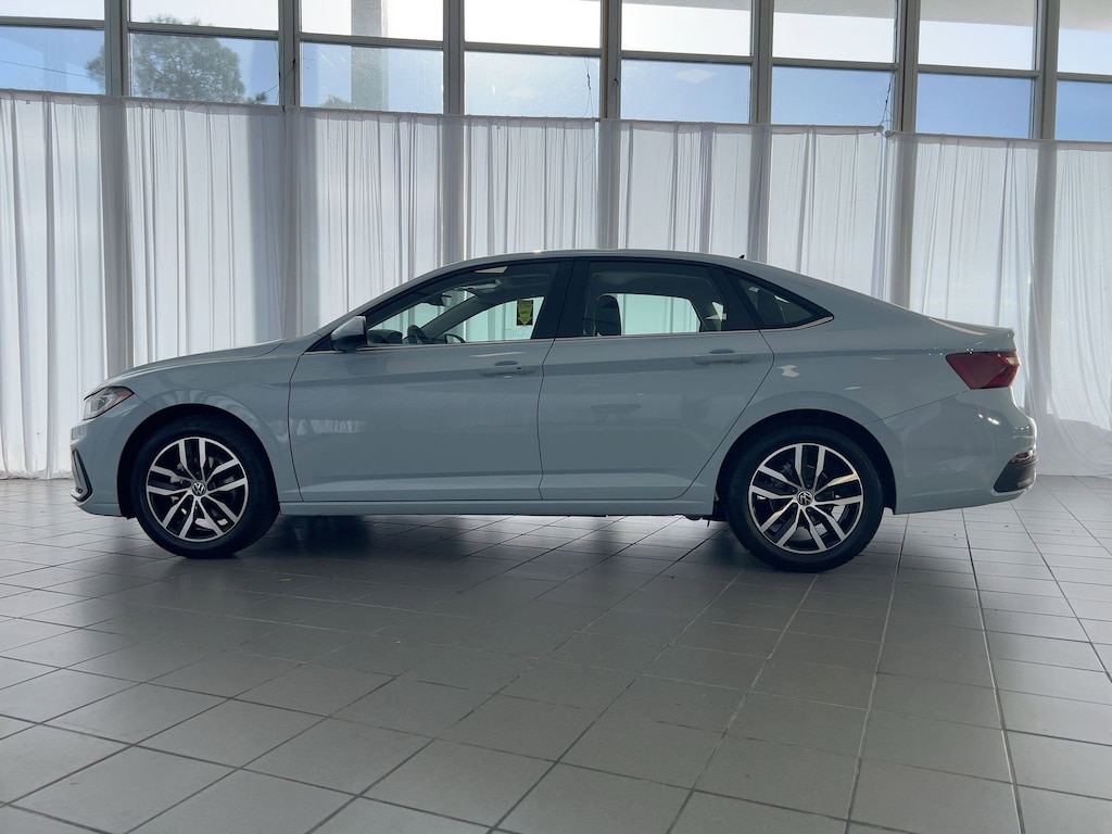 New 2026 Volkswagen Jetta 1.5T SE Sedan