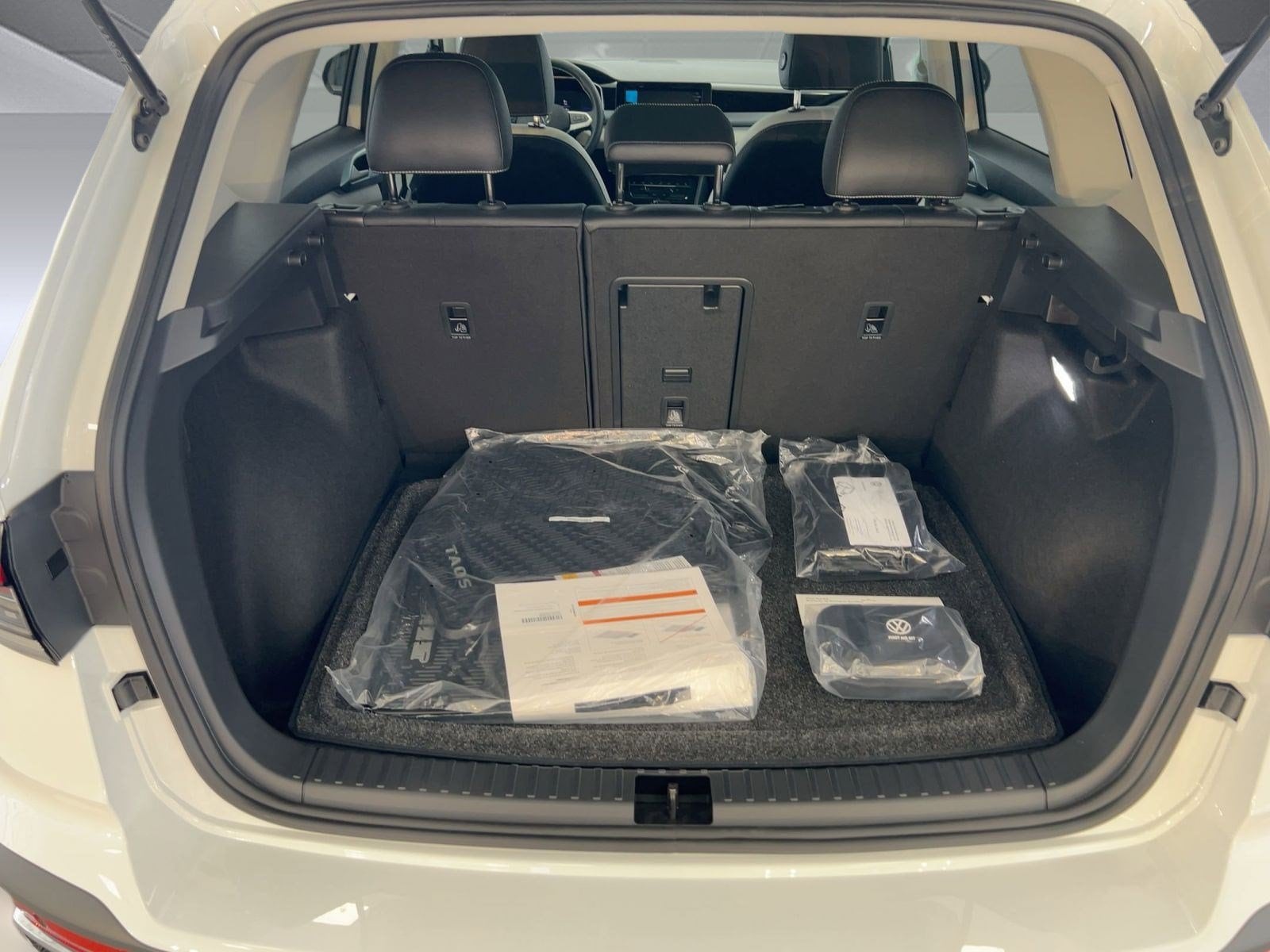 2026 Volkswagen Taos SE - Photo 29